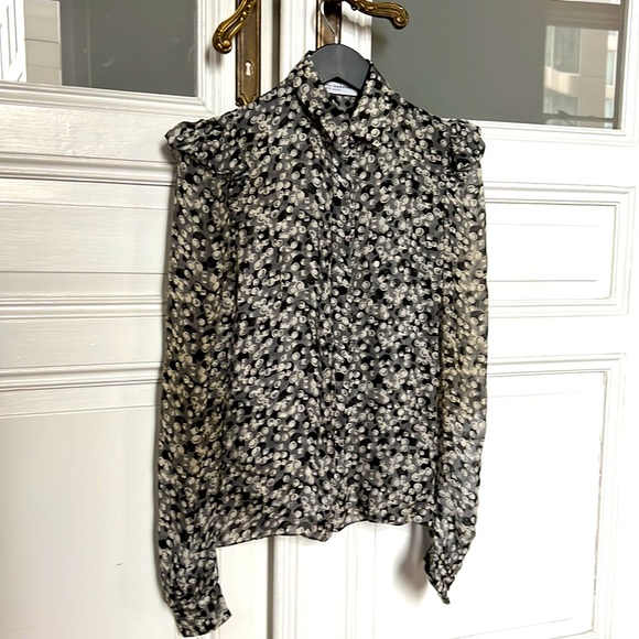 Carolina Herrera Gray and Black Bubble Patterned blouse w/Ruffled Shoulders 2/4 - Picture 6 of 6